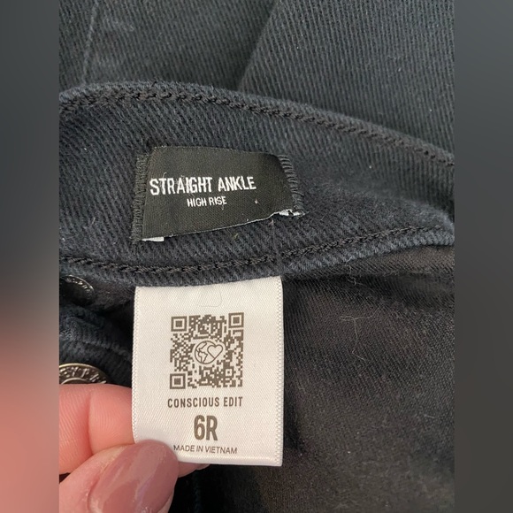 High-Rise Black Straight-Leg Jeans 6R - Picture 3 of 7